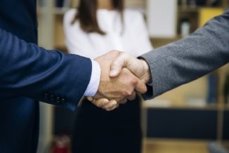 Immobilienmakler Augsburg mit Handschlagsqualität